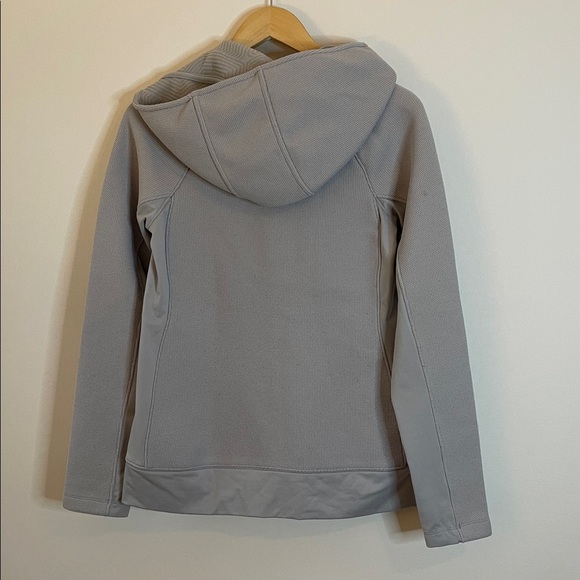 Under Armour Women’s Medium Waffle Knit Full Zip Jacket Light Gray Hood Pockets - Picture 3 of 7